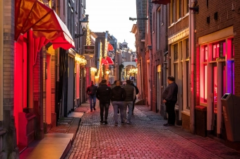 Weekendplezier tot 3:00 uur: Alkmaar breidt uren uit voor Sekswerkers in de Achterdam!